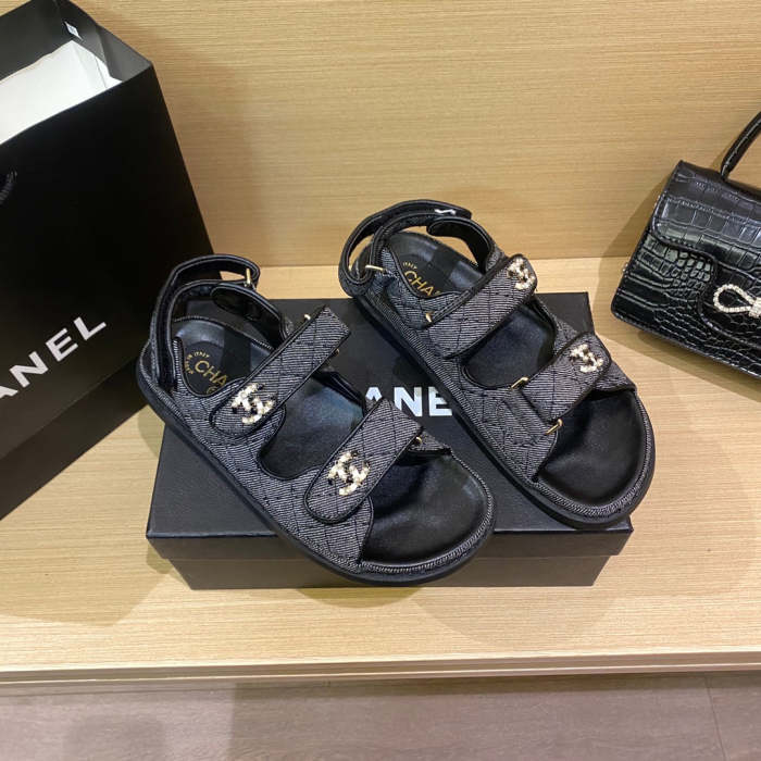 Flat leather sandals slippers , size 34-40 ,with box, SS60-1470