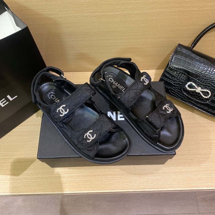 Flat leather sandals slippers , size 34-40 ,with box, SS60-1467