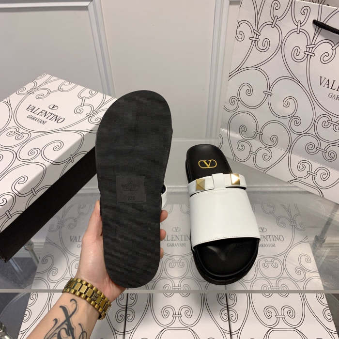 Flat leather sandals slippers , size 34-41 ,with box, SS60-1489-1490