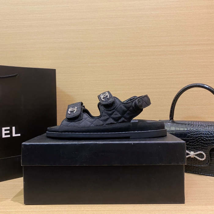 Flat leather sandals slippers , size 34-40 ,with box, SS60-1467
