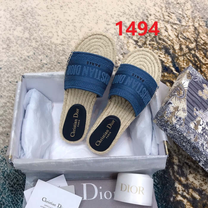 Flat sandals slippers , size 35-40 ,with box, SS60-1493-1497