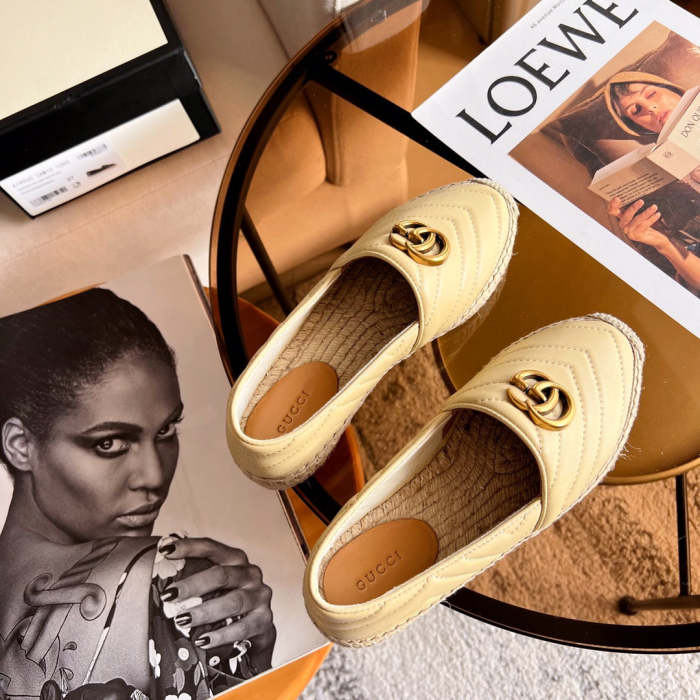 Women flat shoes ,size 35-40 ,with box, SS60-1516-1517