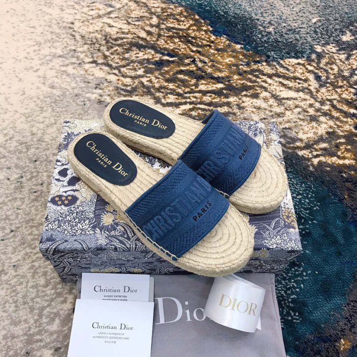 Flat sandals slippers , size 35-40 ,with box, SS60-1493-1497