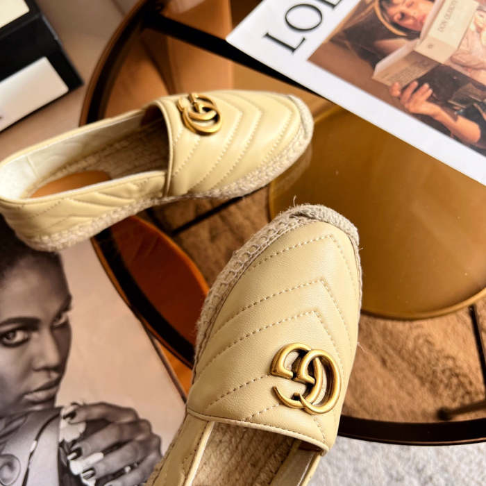 Women flat shoes ,size 35-40 ,with box, SS60-1516-1517
