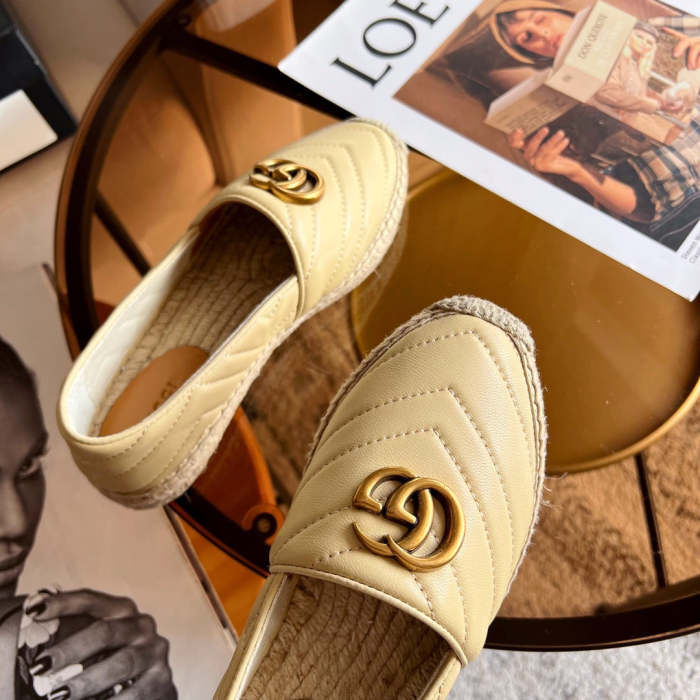 Women flat shoes ,size 35-40 ,with box, SS60-1516-1517