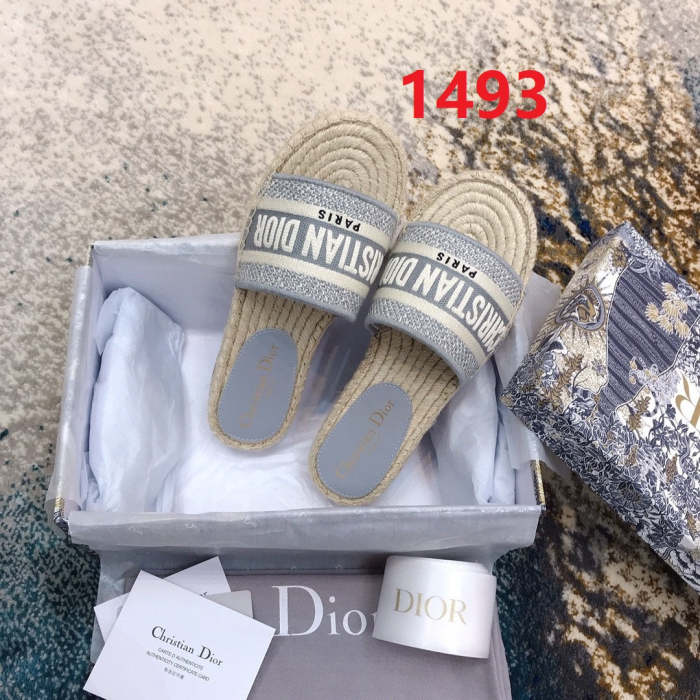 Flat sandals slippers , size 35-40 ,with box, SS60-1493-1497