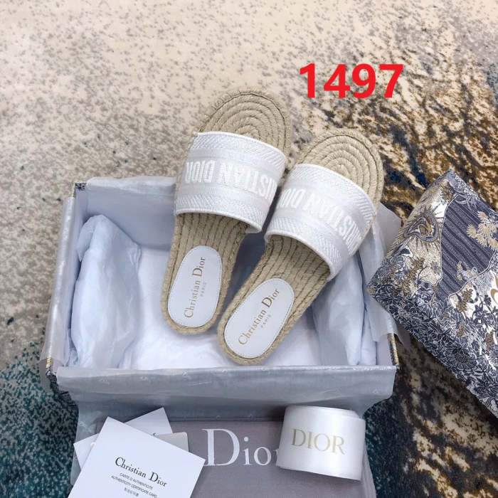 Flat sandals slippers , size 35-40 ,with box, SS60-1493-1497