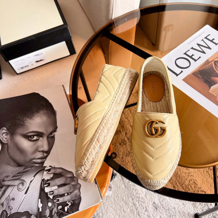 Women flat shoes ,size 35-40 ,with box, SS60-1516-1517