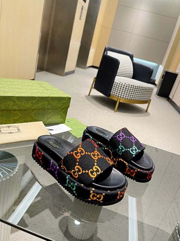 Flat sandals slippers , size 35-44 ,with box, SS60-1524