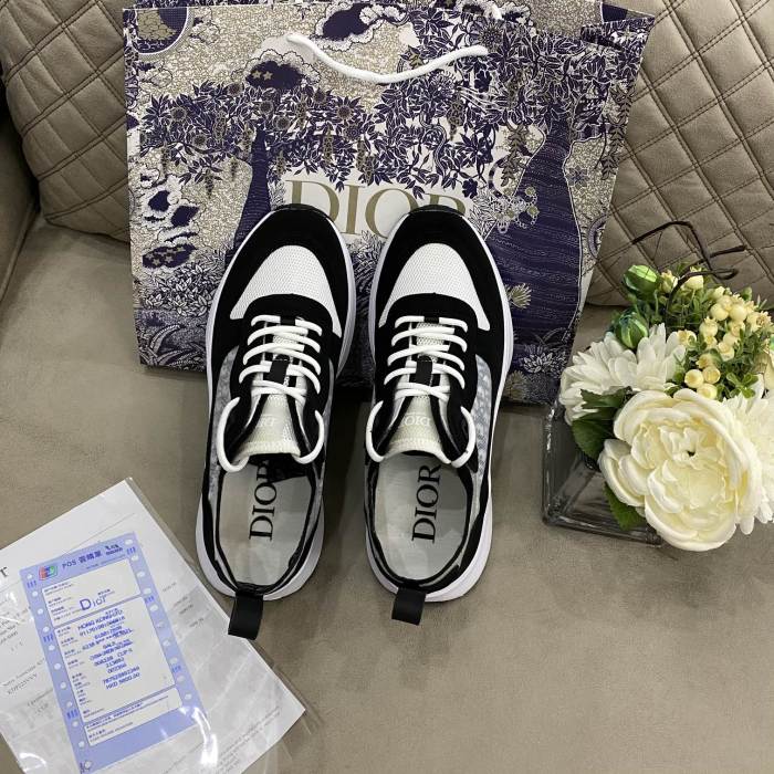 women flat sneakers shoes, size 34-40 with box , SS70-1292