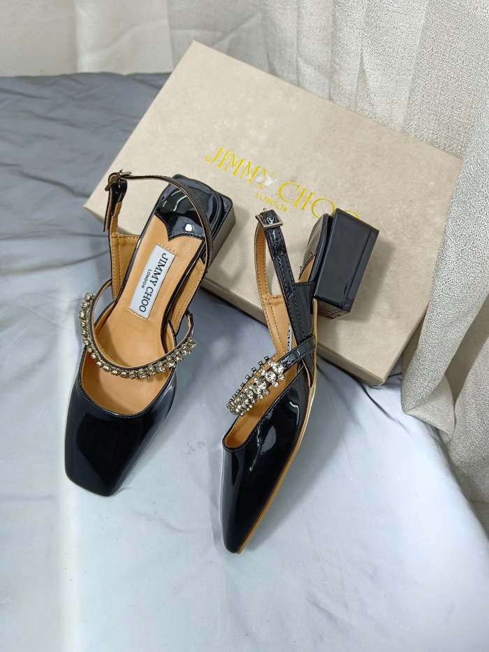 Flat leather sandals slippers , size 34-40 ,with box, SS70-1284