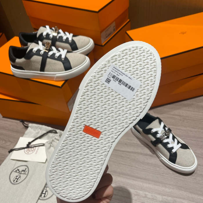 women flat sneakers shoes, size 35-40,with box , SS80-372-373