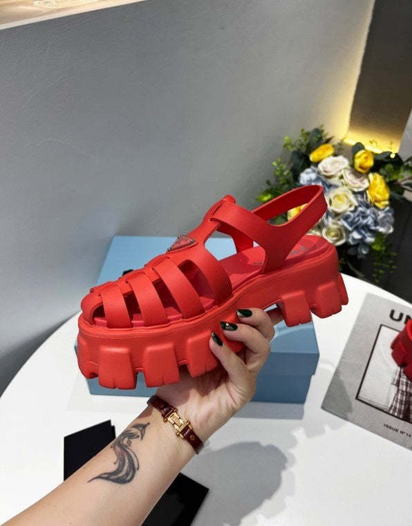 Flat sandals slippers , size 35-40 ,with box, SS70-1296