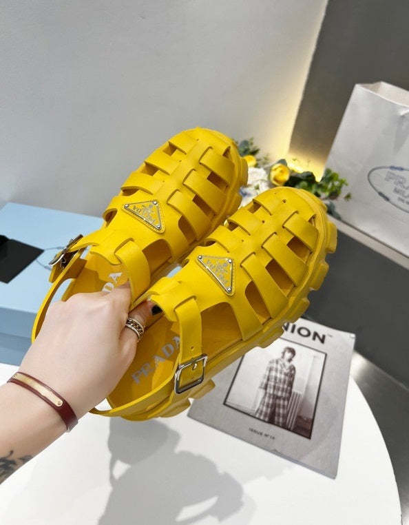 Flat sandals slippers , size 35-40 ,with box, SS70-1294