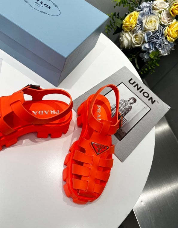 Flat sandals slippers , size 35-40 ,with box, SS70-1293