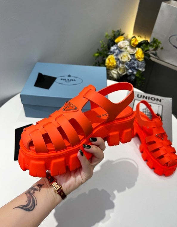 Flat sandals slippers , size 35-40 ,with box, SS70-1293