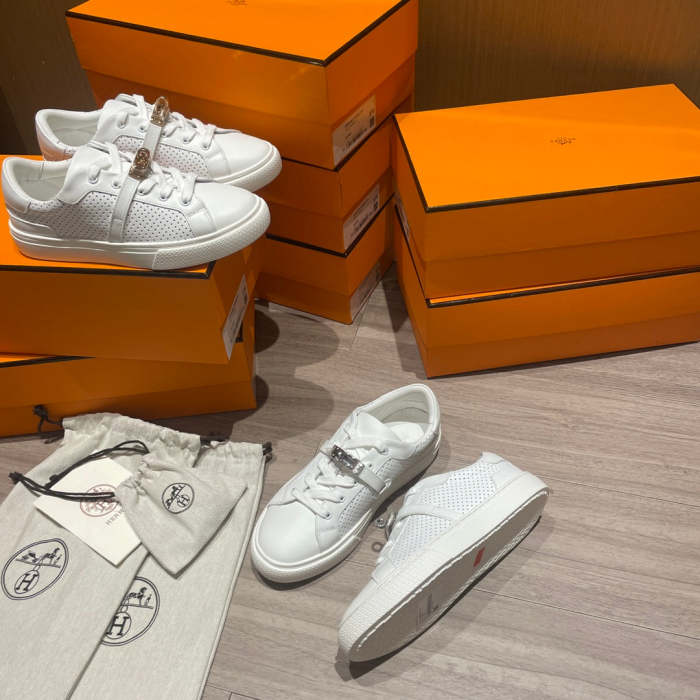 women flat sneakers shoes, size 35-40,with box , SS80-376-377