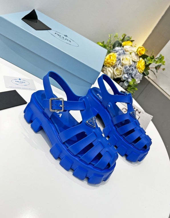 Flat sandals slippers , size 35-40 ,with box, SS70-1297