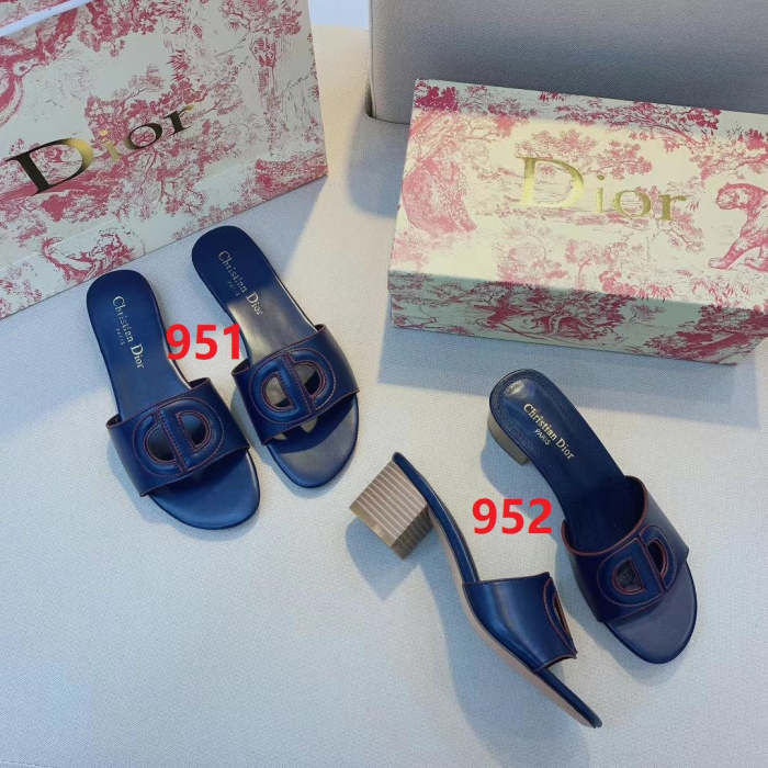 Flat leather sandals slippers , size 34-42 ,with box, SS50-945-952