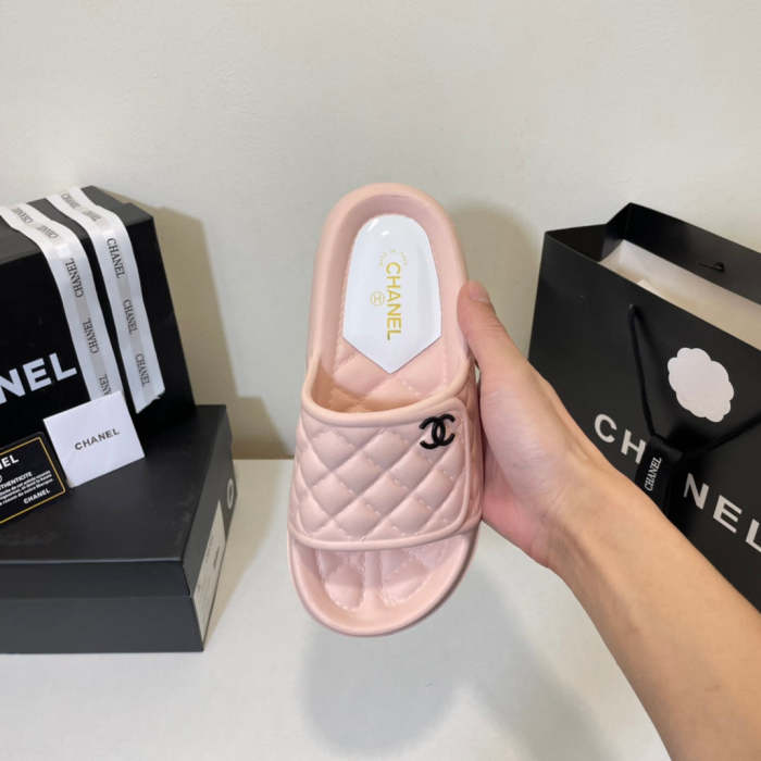 Flat leather sandals slippers , size 35-40 ,with box, SS50-953-956