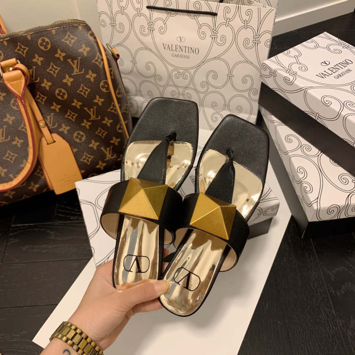 Flat leather sandals slippers , size 35-40 ,with box, SS50-967-972