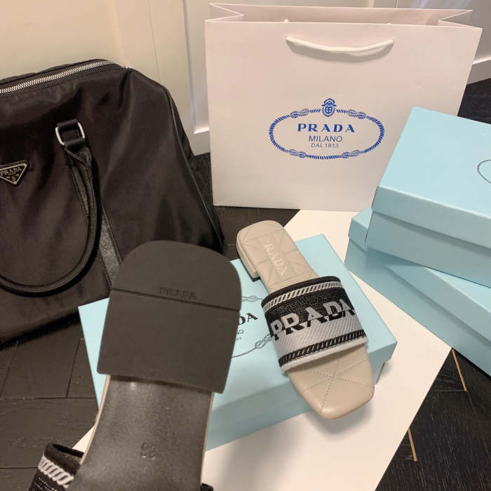 Flat leather sandals slippers , size 35-42 ,with box, SS50-975-978