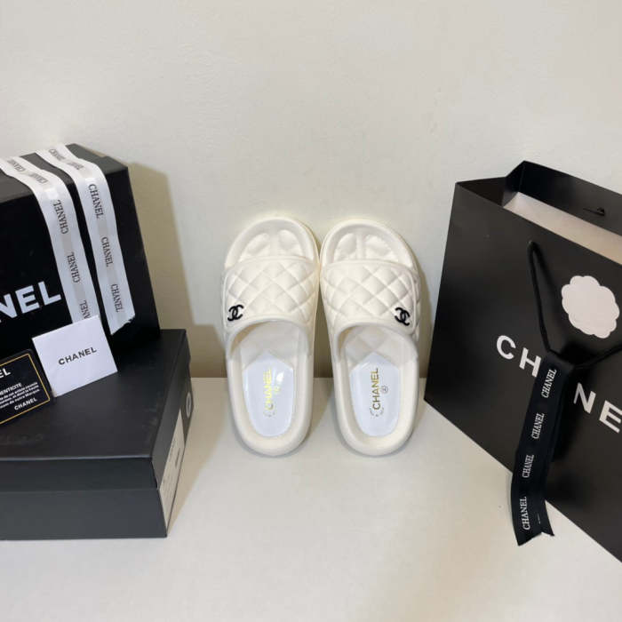 Flat leather sandals slippers , size 35-40 ,with box, SS50-953-956