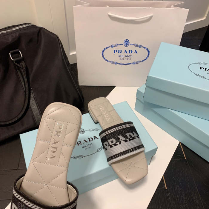 Flat leather sandals slippers , size 35-42 ,with box, SS50-975-978