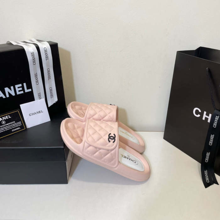 Flat leather sandals slippers , size 35-40 ,with box, SS50-953-956