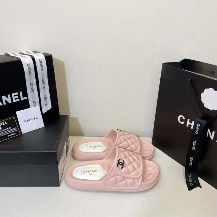 Flat leather sandals slippers , size 35-40 ,with box, SS50-953-956