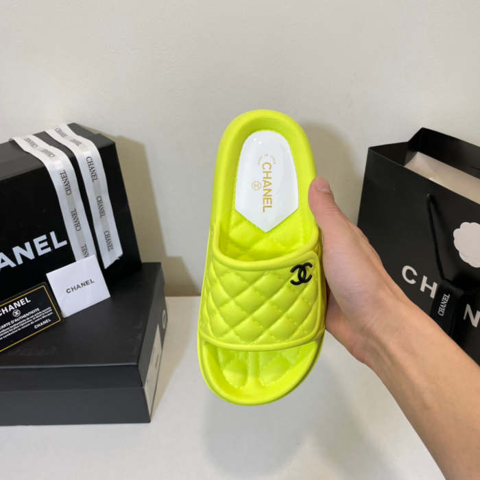Flat leather sandals slippers , size 35-40 ,with box, SS50-953-956