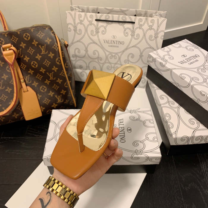 Flat leather sandals slippers , size 35-40 ,with box, SS50-967-972