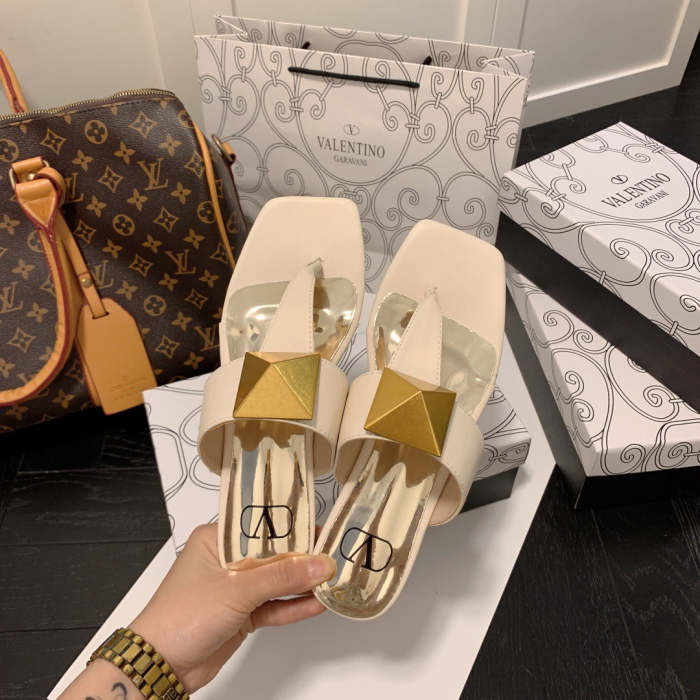 Flat leather sandals slippers , size 35-40 ,with box, SS50-967-972