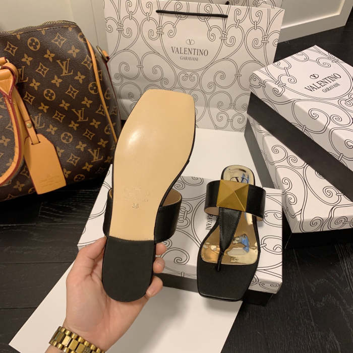 Flat leather sandals slippers , size 35-40 ,with box, SS50-967-972