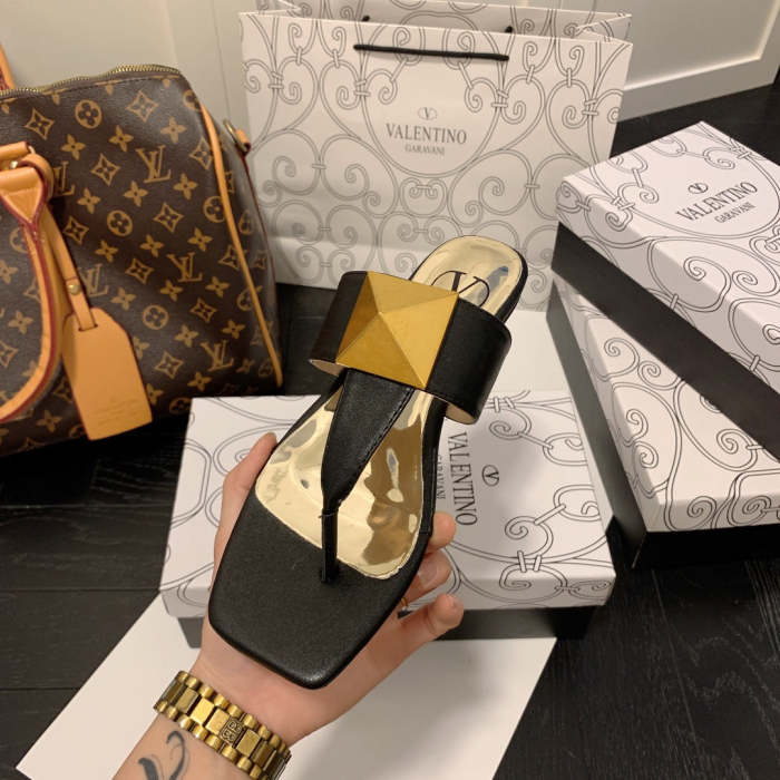Flat leather sandals slippers , size 35-40 ,with box, SS50-967-972