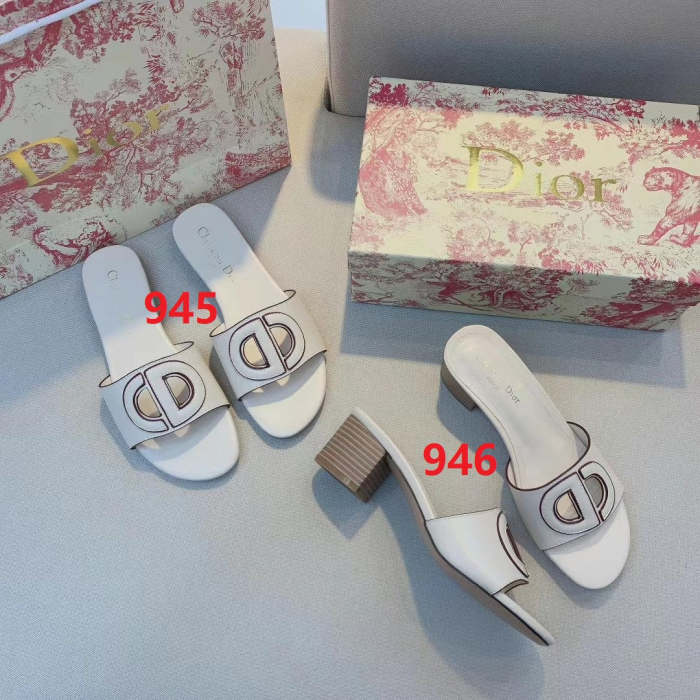 Flat leather sandals slippers , size 34-42 ,with box, SS50-945-952