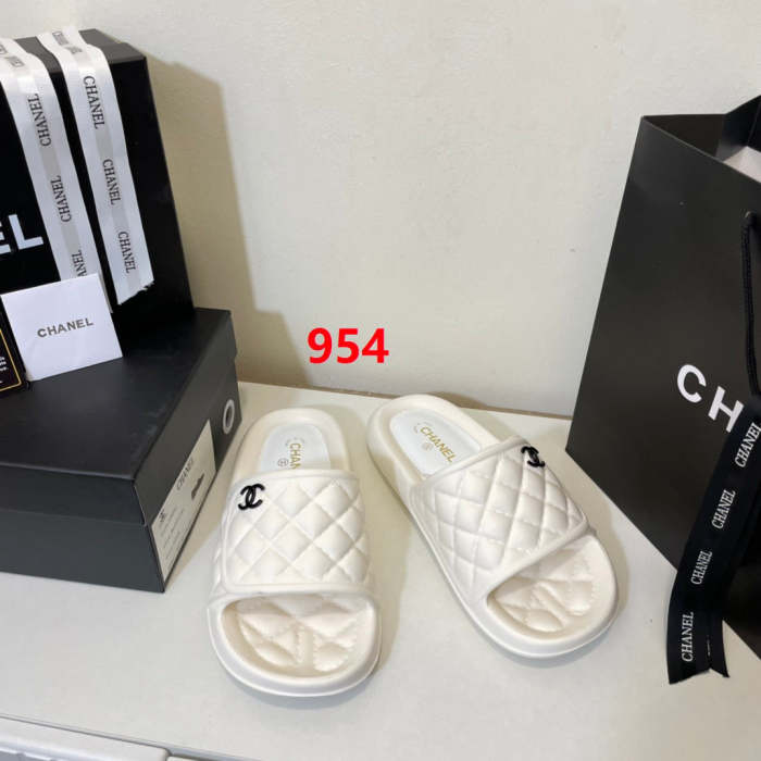 Flat leather sandals slippers , size 35-40 ,with box, SS50-953-956