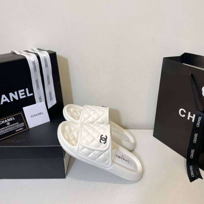 Flat leather sandals slippers , size 35-40 ,with box, SS50-953-956