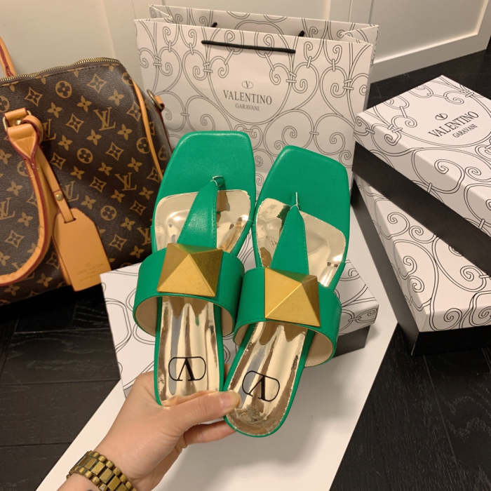 Flat leather sandals slippers , size 35-40 ,with box, SS50-967-972