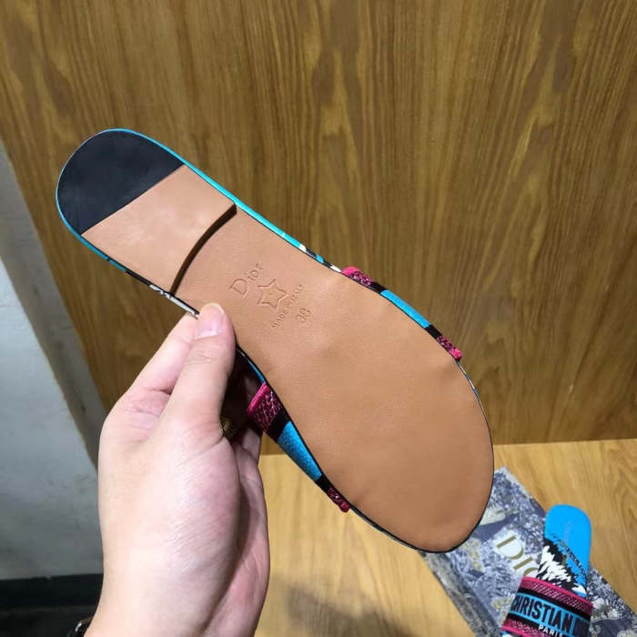 Flat leather sandals slippers , size 34-42 ,with box, SS50-988-991