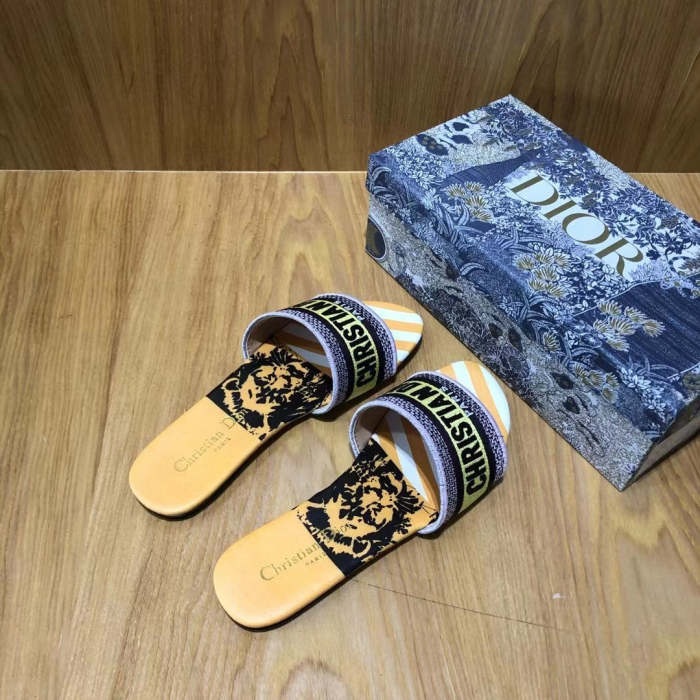 Flat leather sandals slippers , size 34-42 ,with box, SS50-988-991