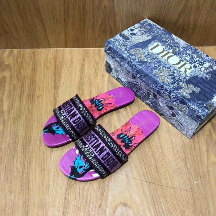 Flat leather sandals slippers , size 34-42 ,with box, SS50-988-991