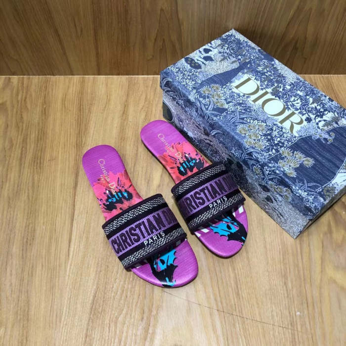 Flat leather sandals slippers , size 34-42 ,with box, SS50-988-991