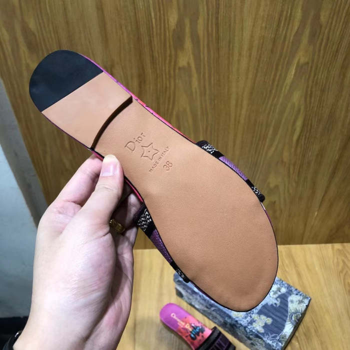 Flat leather sandals slippers , size 34-42 ,with box, SS50-988-991