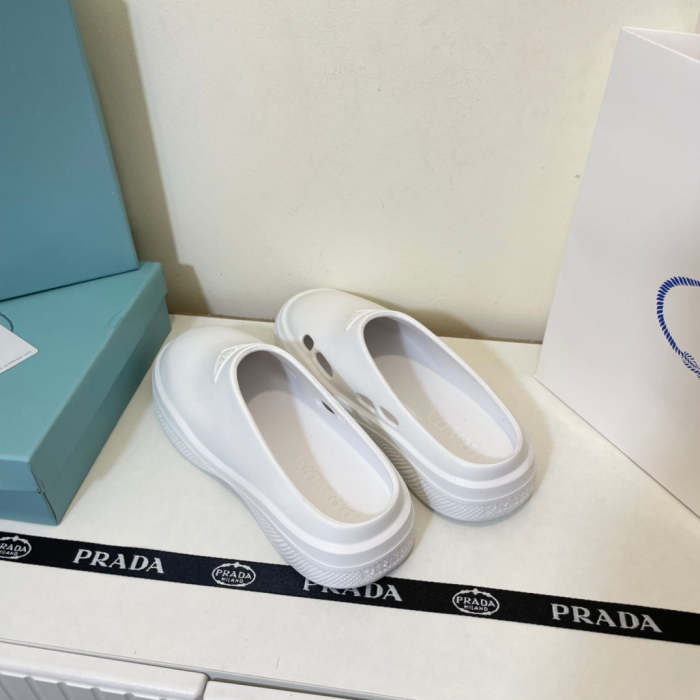 Flat sandals slippers , size 35-45 ,with box, SS50-1007