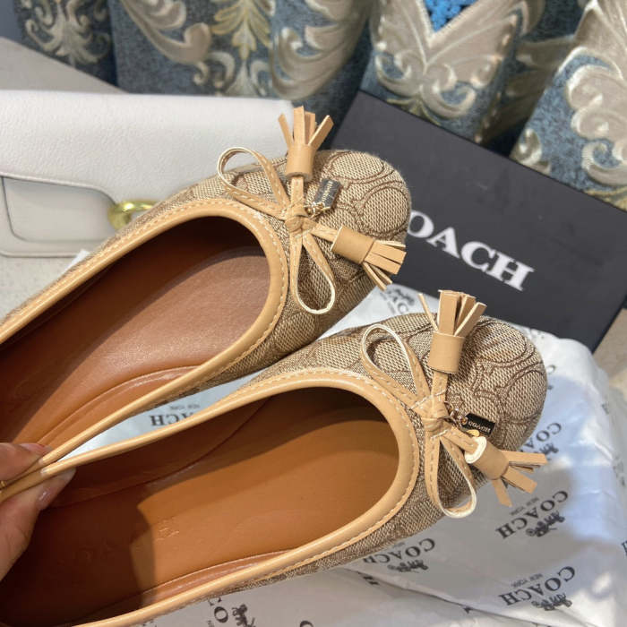 Women flat shoes ,size 35-40 ,with box,SS50-995-997