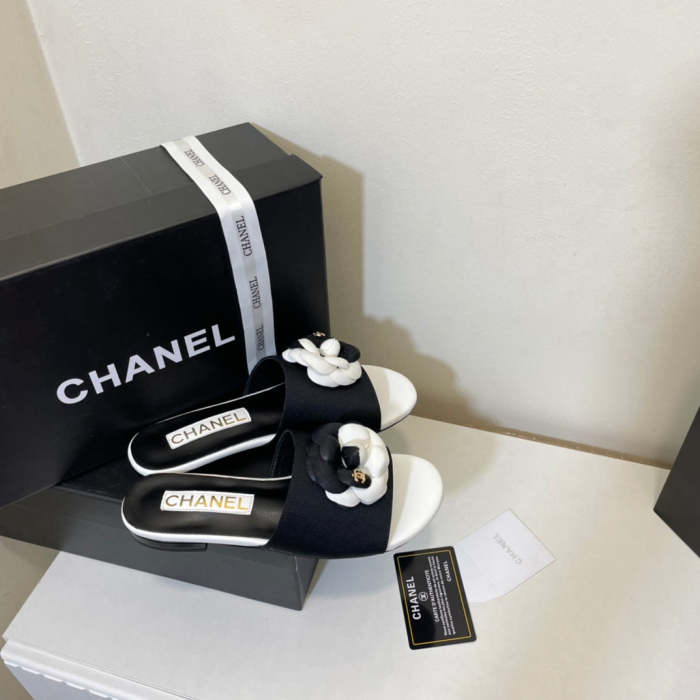 Flat leather sandals slippers , size 35-41 ,with box, SS50-998-1003