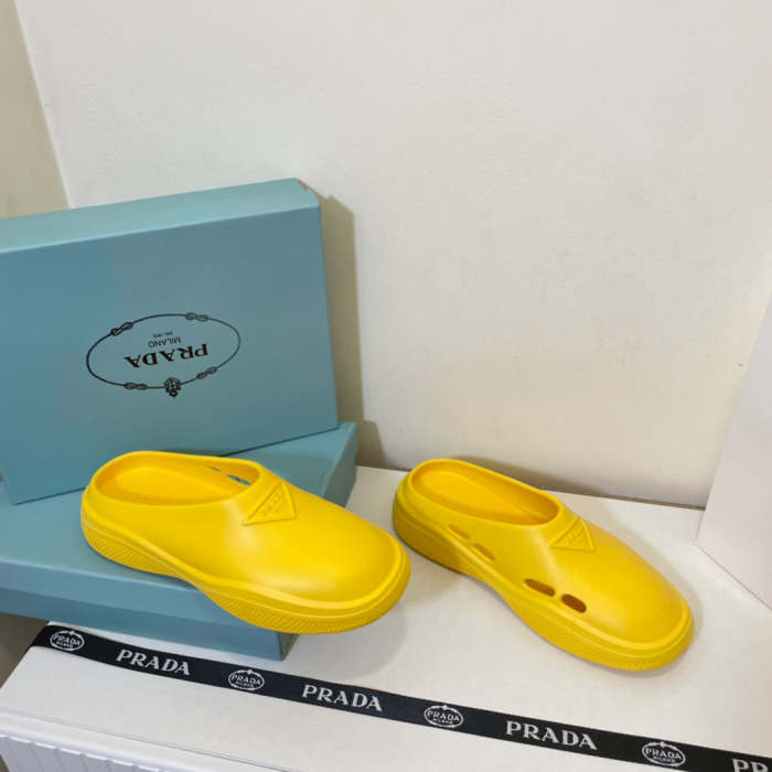 Flat sandals slippers , size 35-40 ,with box, SS50-1004-1006