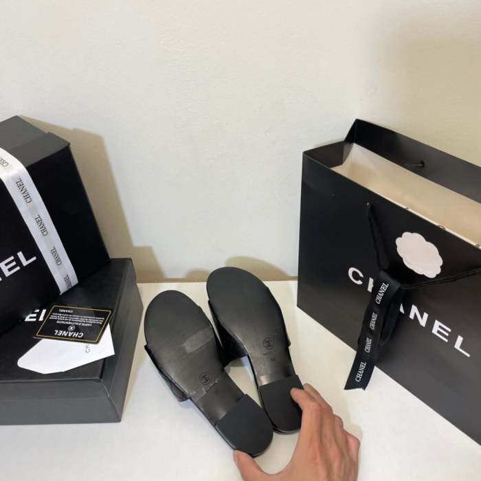 Flat leather sandals slippers , size 35-41 ,with box, SS50-998-1003