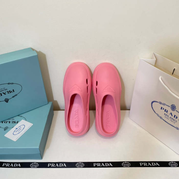 Flat sandals slippers , size 35-40 ,with box, SS50-1004-1006